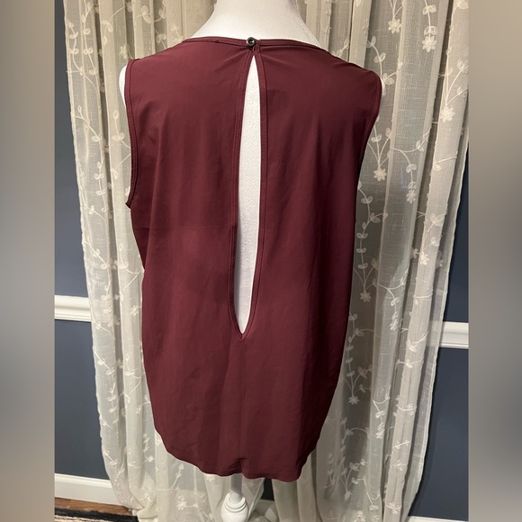 Lululemon Keyhole Tank - Picture 2 of 2